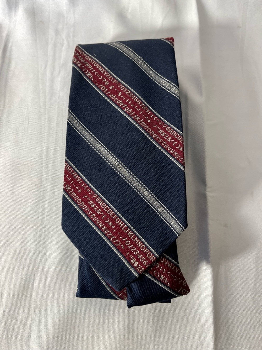 Vintage 70’s Smithsonian Institution Computer Symbols Tie